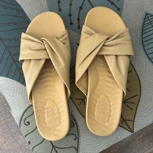 Women’s sandals